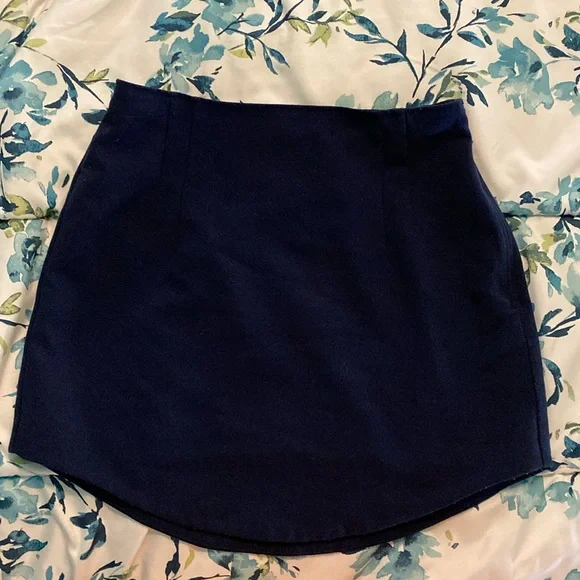 Abercrombie & Fitch navy blue mini skirt - Picture 1 of 3